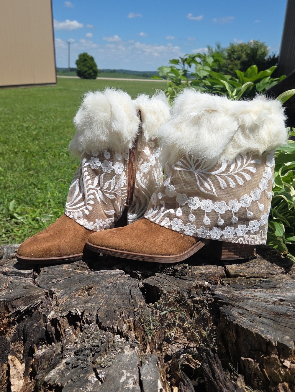 Suede Wedding Boots With White Rabbit Fur